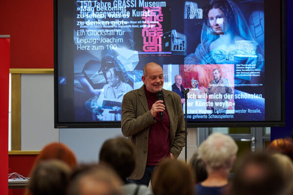 Leipziger Blätter 85 – Falk Elstermann, Kulturstiftung Leipzig, begrüßt die Gäste (Foto: Esther Hoyer)